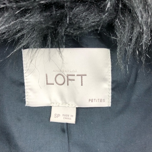 Ann Taylor LOFT Petites Faux Fur Vest Black - Picture 2 of 6